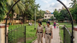 मुंबईतील उद्याने व मैदाने असुरक्षित ? रात्रीच्या वेळी सुरक्षेसाठी पोलीस गस्त वाढविण्याची पोलिस आयुक्तांकडे मागणी