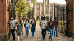 उच्च व तंत्रशिक्षण मंत्र्यांचा महाविद्यालयांना दणका, आता बेकायदा शुल्काबाबत राज्यातील महाविद्यालयांची चौकशी