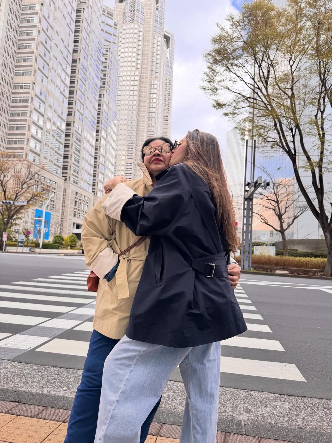 hansika-motwani-japan-trip-family-photos