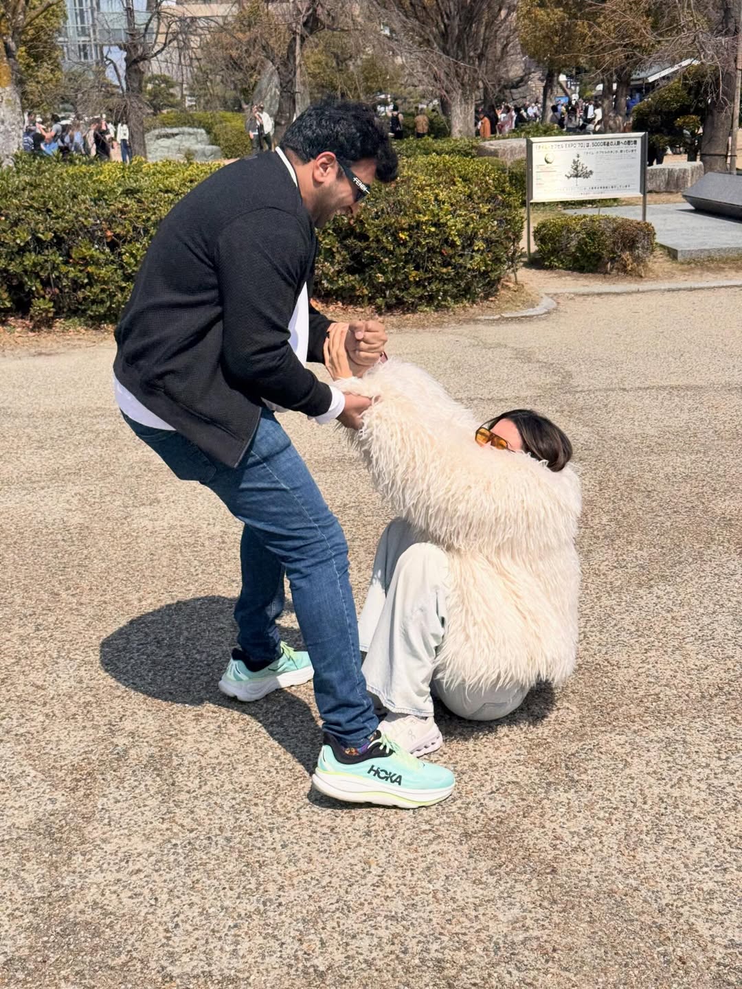 hansika-motwani-japan-trip-family-photos