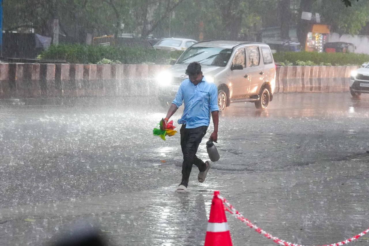 Heavy Rain In Pune Water Logging Photos