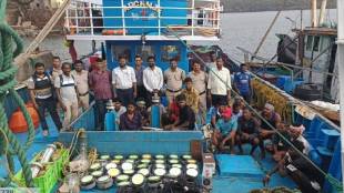 Illegal LED fishing boats seized in Malvan Sindhudurg | Goa and Devgad trawlers caught by fisheries department | Maharashtra maritime security action in sea | LED fishing ban enforcement Sindhudurg