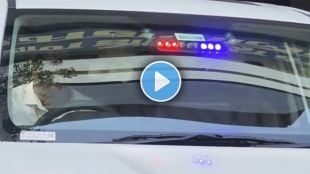 Kalyan Dombivli Mayor Harshali Choudhary official car red beacon | KDMC Mayor vehicle rules violation | Maharashtra RTO red light rules for VIP cars | Mayor Harshali Choudhary news update Kalyan