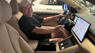 Mark Mobius Rare Photos and Biography | Mark Mobius Investment Lessons for Beginners | मार्क मोबियस जीवनप्रवास फोटो | गुंतवणूक गुरु मार्क मोबियस यांचे दुर्मिळ फोटो