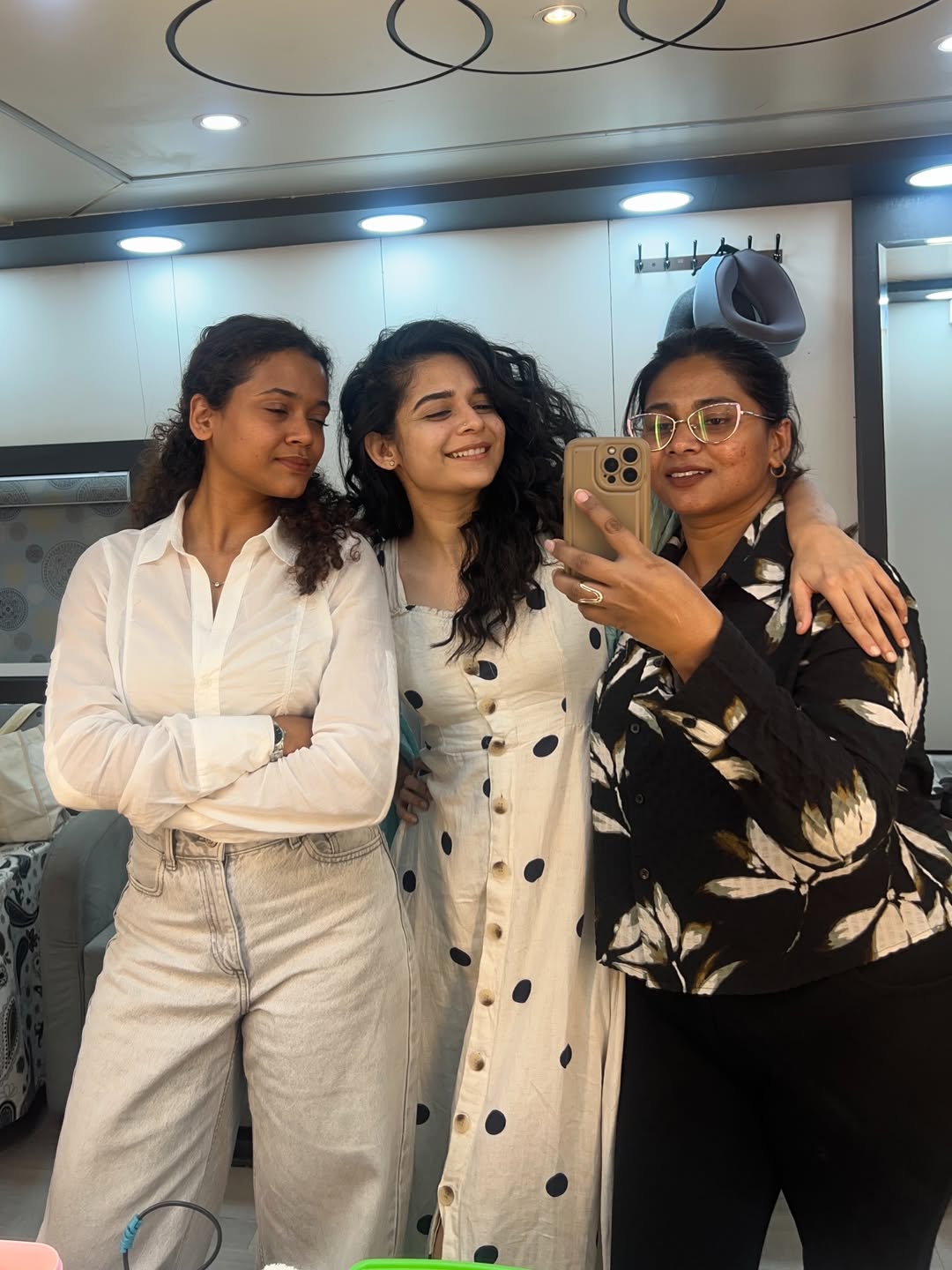 Mithila Palkar Bhooth Bangla Movie BTS