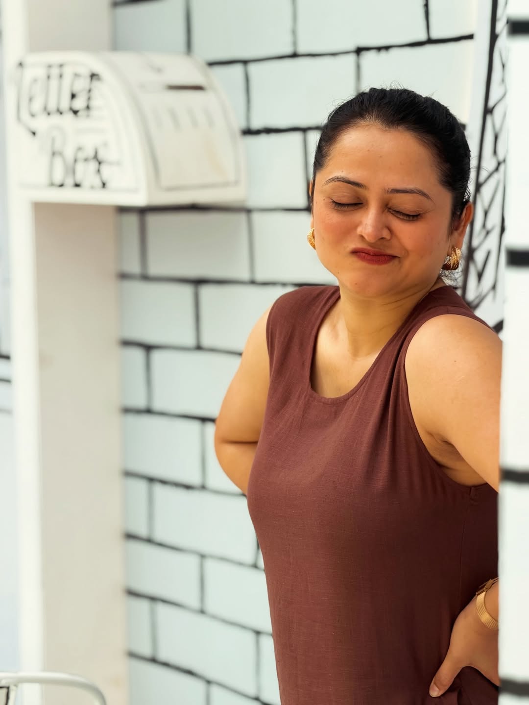 Monika Dabade Brown Dress Stylish Look