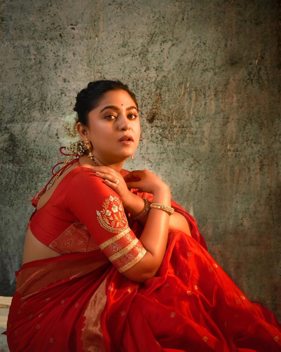 Mrunmayee Deshpande Rao Red Saree Look