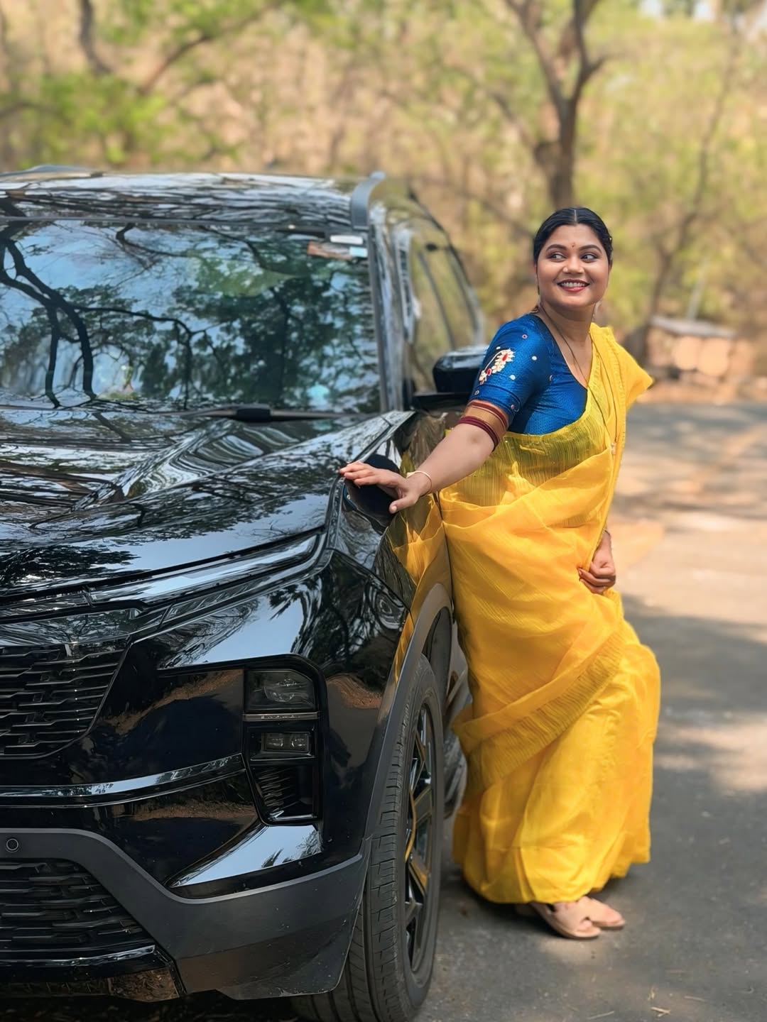 Namrata Sambherao Yellow Saree Look