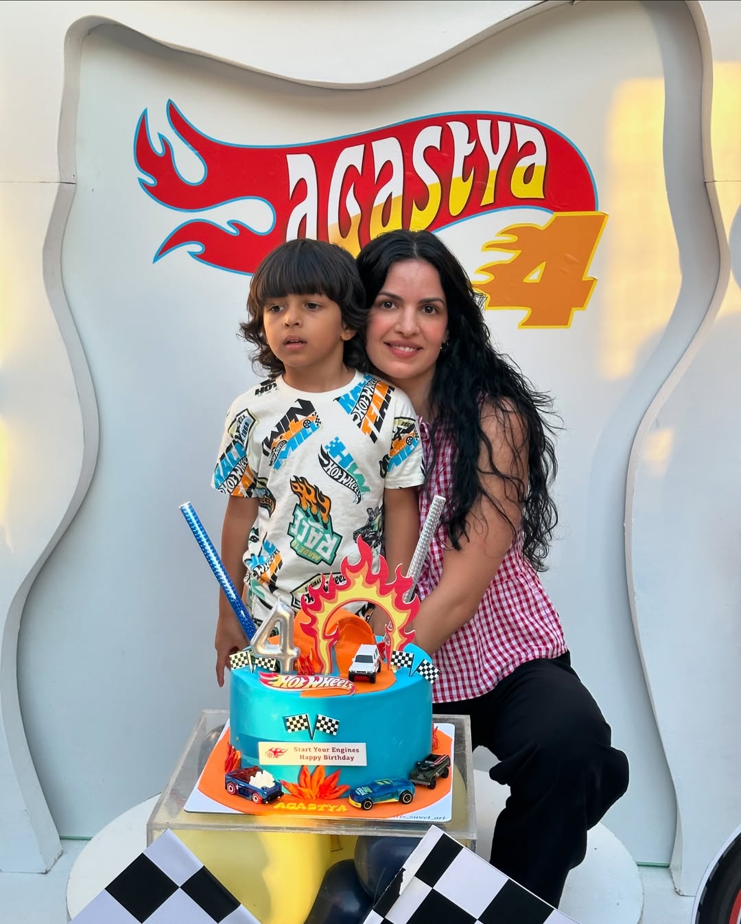 Natasa Stankovic Agastya Hardik Pandya Photoshoot Viral