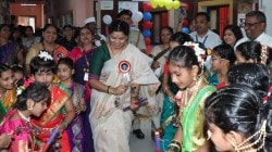 महापालिकेच्या सीबीएसई शाळांमध्ये प्रवेशोत्सव सोहळा; लेझीम, चॉकलेट, गुलाबाने विद्यार्थ्यांचे स्वागत