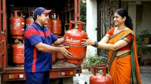 LPG gas cylinder home delivery Jalgaon | District Supply Officer Archana More order | Gas agency checking drive Maharashtra | Domestic gas refill rules India