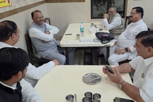 Chandrashekhar Bawankule emotional visit MLA Hostel Mumbai | Maharashtra Revenue Minister struggle story | Bawankule Room Number 317 Akashwani Niwas | Maharashtra Politics latest news