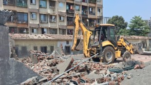 KDMC demolition drive in Dombivali Sonarapada | Illegal chawls demolished by Kalyan Dombivli Municipal Corporation | Action against land mafia in Chinchpada Thane | Encroachment removal news Maharashtra