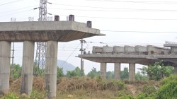 कोकण रेल्वेचा आडमुठेपणा ठरतोय मुंबई गोवा महामार्गावरील कामात अडथळा… माणगाव–इंदापूर बायपास रखडले