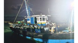 मालवण समुद्रात एलईडी मासेमारीवर मत्स्य विभागाची कारवाई; रत्नागिरीची नौका जप्त​