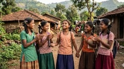 रोह्यातील आदिवासी मुलींच्या जीवनावर आधारित चित्रपटाला राज्यसरकारच्या पूरस्कारासाठी नामांकन