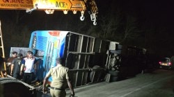 मुंबई-गोवा महामार्गावर भीषण अपघात; ओमकार ट्रॅव्हल्स बस उलटून दोघांचा मृत्यू, आठ जण जखमी