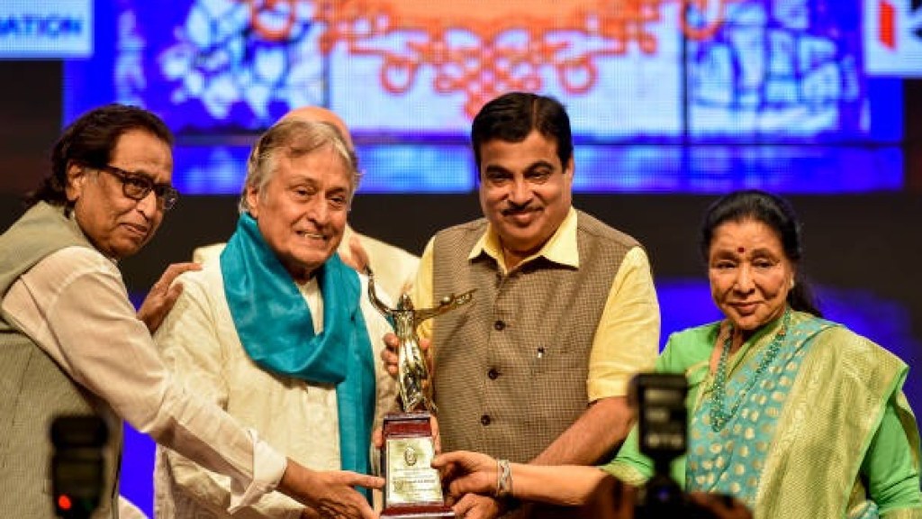 Nitin Gadkari pays tribute to Asha Bhosle | Asha Bhosle death news Nagpur | Chandrashekhar Bawankule on Asha Bhosle demise | Sudhir Mungantiwar Maharashtra Bhushan Asha Bhosle memories Nitin Gadkari pays tribute to Asha Bhosle | Asha Bhosle death news Nagpur | Chandrashekhar Bawankule on Asha Bhosle demise | Sudhir Mungantiwar Maharashtra Bhushan Asha Bhosle memories