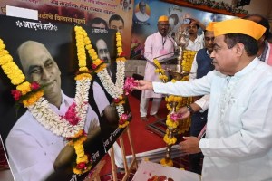 Nitin Gadkari Wardha visit news | Sant Bhojaji Maharaj bridge bhumi pujan Hinganghat | Nitin Gadkari emotional speech on Datta Meghe | Wardha Yavatmal bridge construction updates