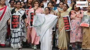 Mamata Banerjee with TMC women leaders in West Bengal