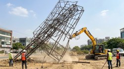 अनधिकृत होर्डिंग्जवर हिंजवडीत कारवाई