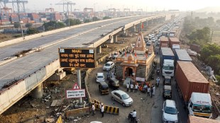 Jasai flyover stalled construction Uran Uran Panvel Highway | Temple relocation issue Jasai flyover JNPT | Dangerous service road Jasai flyover Uran accident risk | Stalled infrastructure project in Uran Jasai Navi Mumbai Panvel traffic congestion | Jasai flyover service road construction