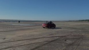 Vasai beach car stunt viral video | Bhuigaon beach reckless driving | Dangerous car stunts with kids Vasai | Palghar police action on beach stunts