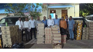 Nandurbar Navapur illegal liquor seizure | LCB Police raid Raipur village | Maharashtra Gujarat border spirit smuggling | Nandurbar Crime Branch action against bootlegging