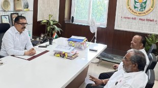 Raju Shetti meeting Agriculture Commissioner Suraj Mandhare | Swabhimani Shetkari Sanghatana fertilizer demand | Maharashtra Kharif season fertilizer supply news | Mango farmers compensation demand Maharashtra