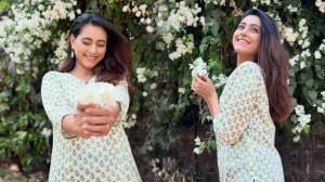Photos: ‘तू ही रे माझा मितवा…’ म्हणत रेश्मा शिंदेने शेअर केले खास फोटो; सिम्पल लूकने वेधले लक्ष