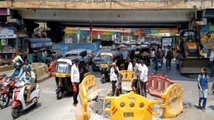 Thane Majiwada Chowk road cave in updates | Traffic congestion in Ghodbunder Road Thane | Thane Municipal Corporation road quality issue | Majiwada road repair work images