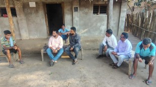 Gadchiroli Naxalite Jayram Gawde family meet | Left parties appeal Naxals to surrender Maharashtra | Communist Party Naxalism democracy movement | Gadchiroli Police surrender scheme 2026