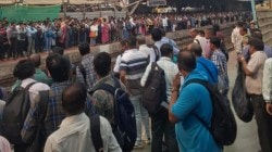 Central Railway Local Train Delay : डोंबिवली रेल्वे स्थानकात डबा घसरला सोमवारी… लोकल उशिराचा फटका बुधवारीही!