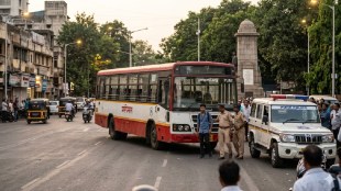 PMPML bus stolen in Pune PMC building | Shivajinagar police arrest Uttarakhand youth | Pune Crime News today | Mentally ill person steals PMPML bus