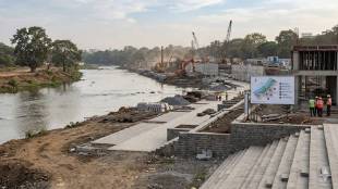 Pune Mula Mutha Riverfront Development Project plan | PMC River Rejuvenation environmental impact | Pune riverbed construction hotel parking plaza | Mula Mutha river pollution and flood line issues