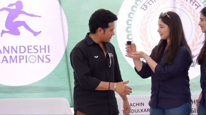 Sachin Tendulkar Birthday Celebration Sara Tendulkar 