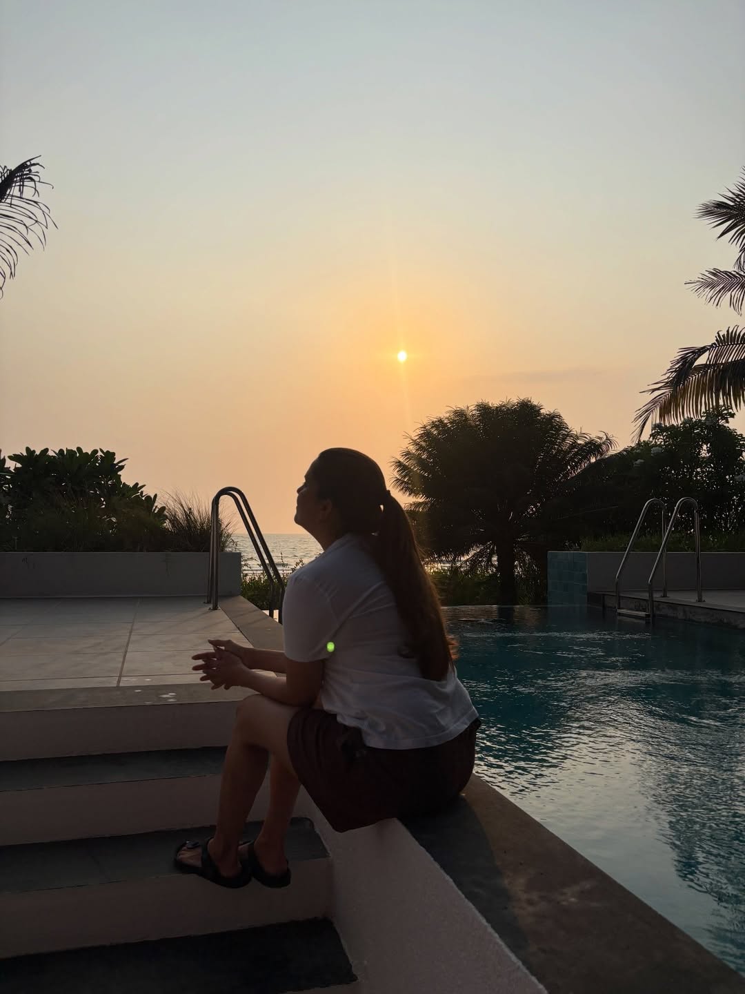 Sonali Khare Anand Sanayaah Vacation