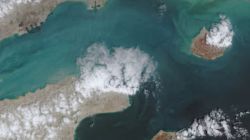 Strait of Hormuz : इराणकडून होर्मुझची सामुद्रधुनी पुन्हा बंद; अमेरिकेवर ‘वचनभंग’ आणि ‘नाकेबंदी’चा आरोप