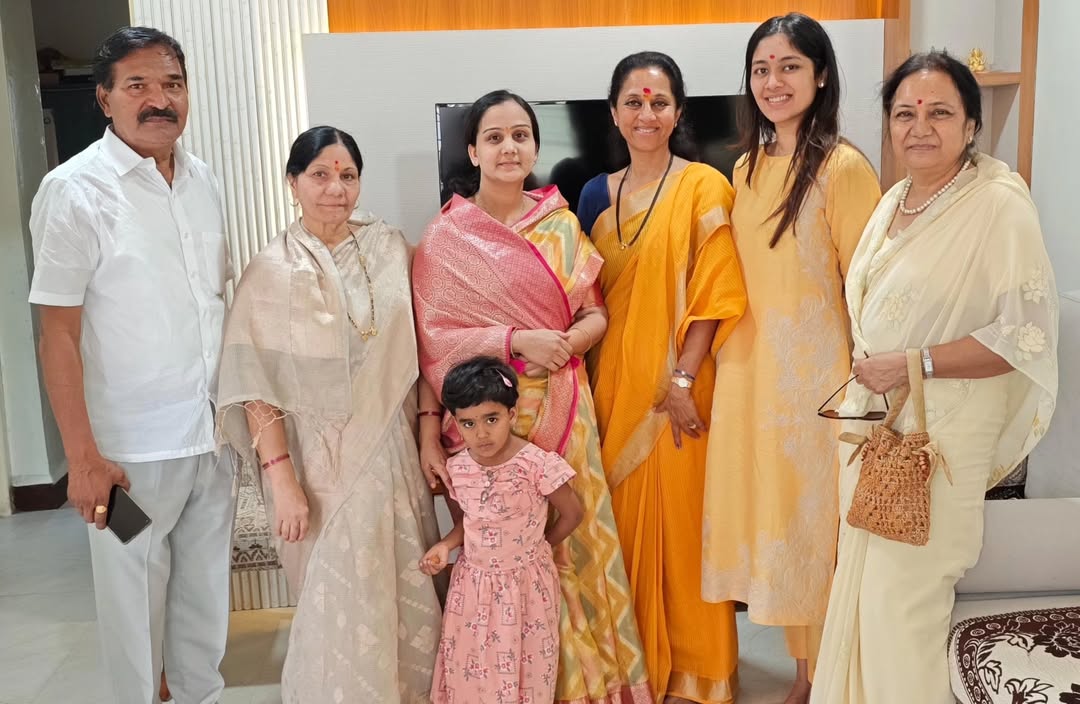 Supriya Sule Revati Sule Baramati Family Visit