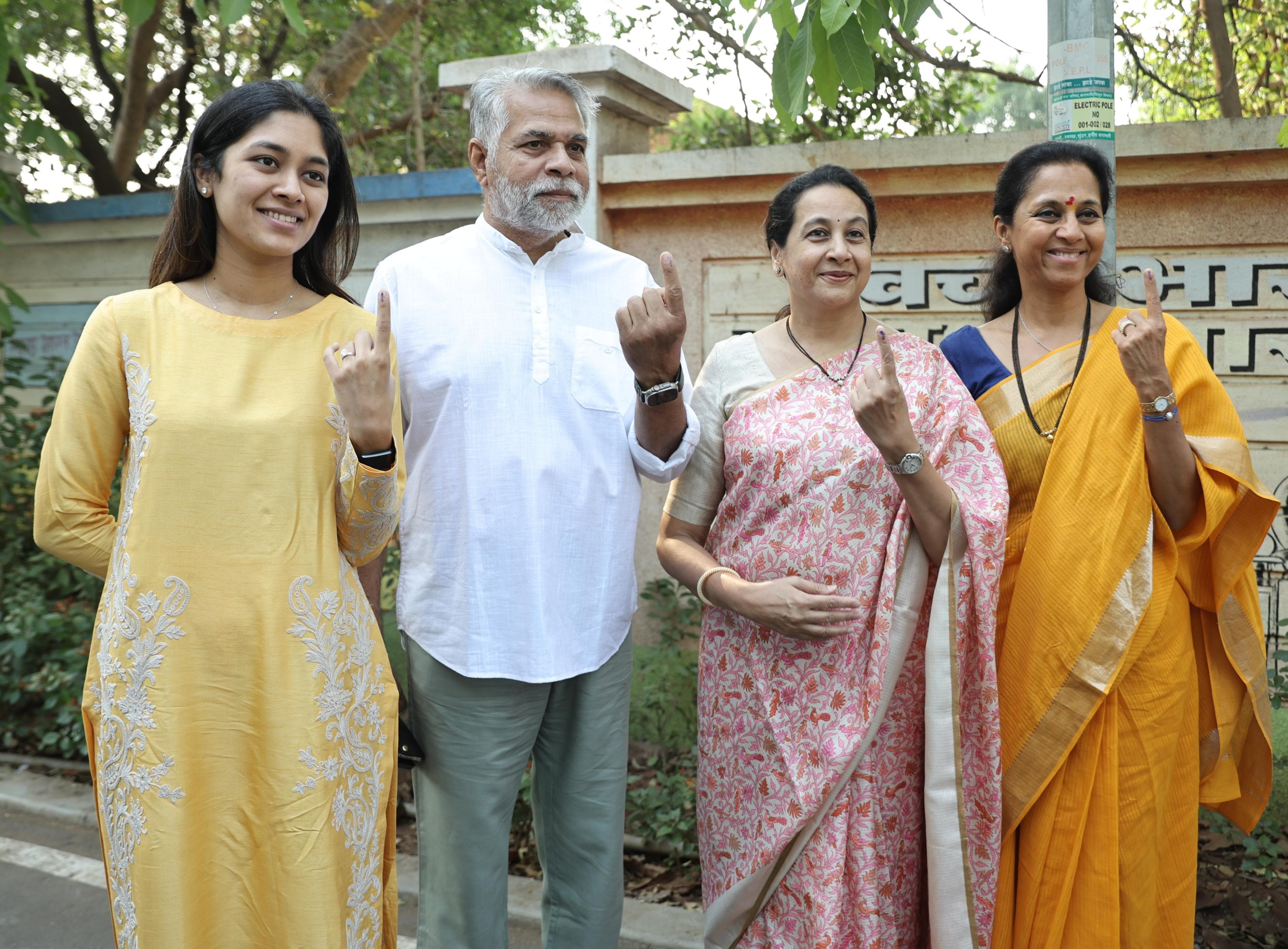 Supriya Sule Revati Sule Baramati Family Visit