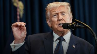 donald-trump-ai-kill-switch-banking-cybersecurity-anthropic-mythos