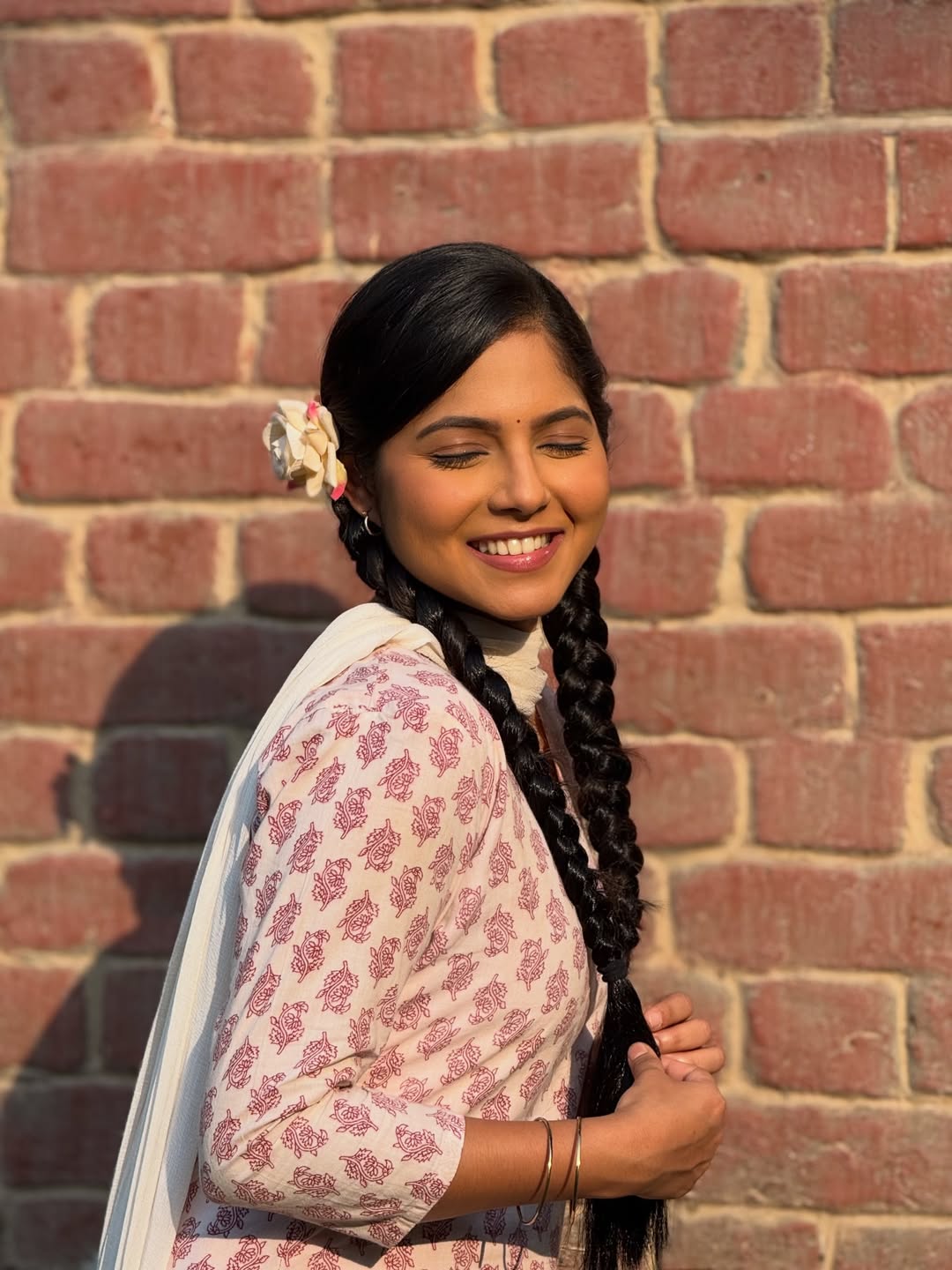 Vijaya Babar Purple Saree Look