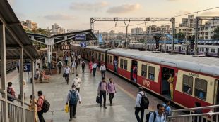 western-railway-sees-drop-of-5-lakh-passengers-as-commuters-shift-to-metro