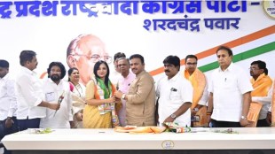Priya Phuke NCP Sharad Pawar entry | Parinay Phuke sister in law joins NCP | Nagpur Women President Priya Phuke | Anil Deshmukh Shashikant Shinde Priya Phuke induction