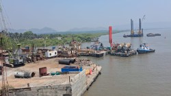 रायगड : रेवस रेड्डी सागरी महामार्गावरील दुसऱ्या महत्त्वाच्या पुलाच्या कामाला वेग