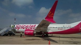SpiceJet flight emergency landing at Nagpur airport | Passenger health emergency on Gorakhpur Mumbai flight | Medical emergency landing Nagpur Dr. Babasaheb Ambedkar International Airport | Nagpur Kingsway Hospital passenger treatment