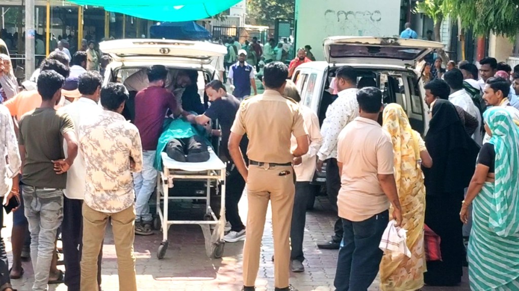 Jalgaon Dharangaon road accident today news | Akola family accident Jalgaon | Bride Pooja Wagadkar death accident | Maharashtra highway accident updates Jalgaon Dharangaon road accident today news | Akola family accident Jalgaon | Bride Pooja Wagadkar death accident | Maharashtra highway accident updates