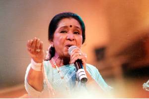 Veteran Singer Asha Bhosle Dies 1t 92 in Mumbai Live Updates