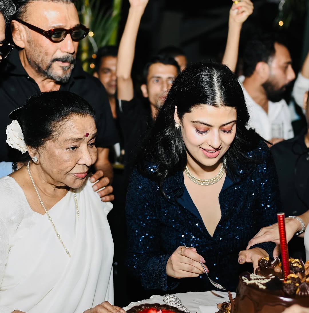 asha-bhosle-zanai-bhosle-photos