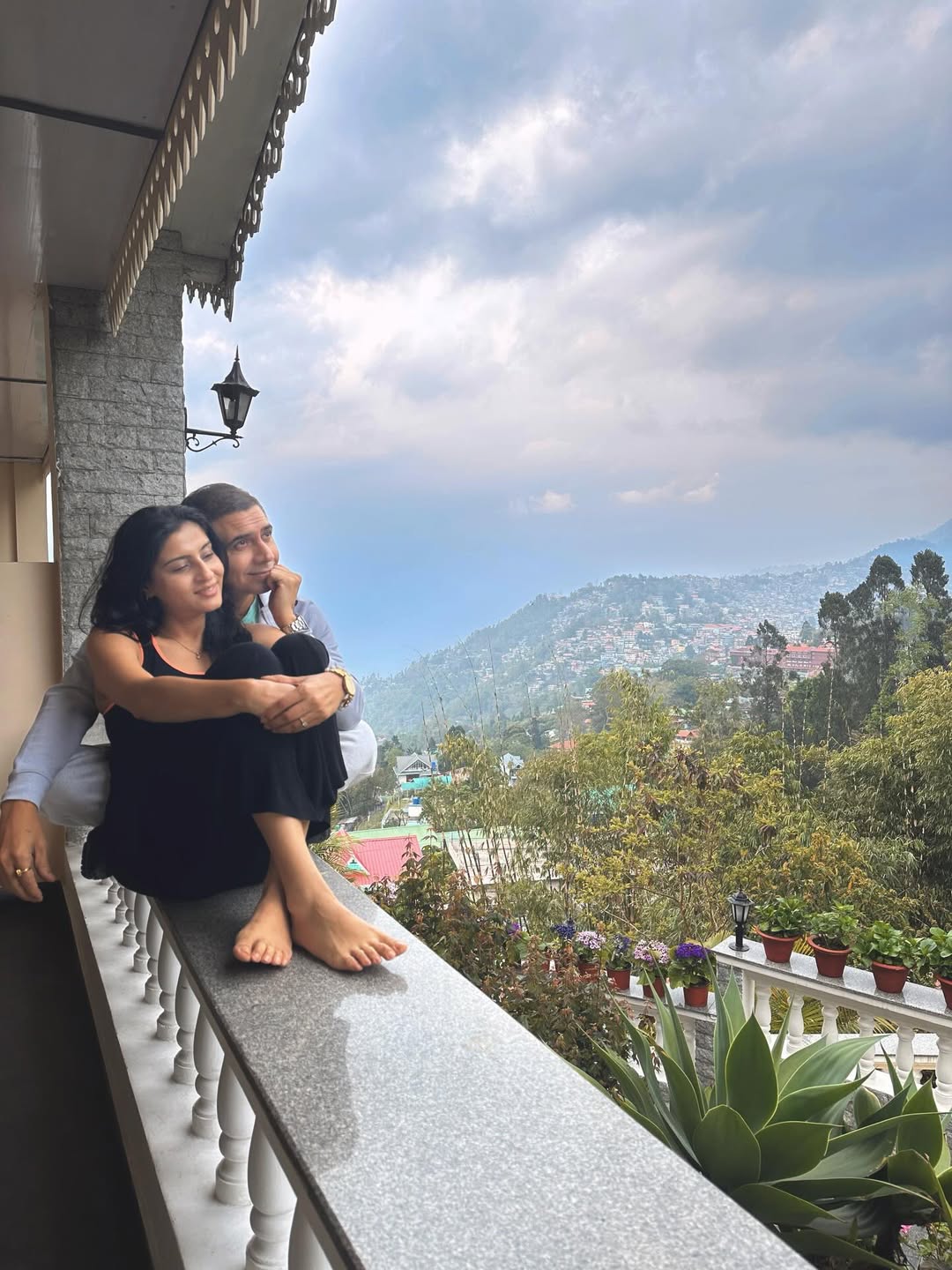 ashlesha-savant-sandeep-baswana-darjeeling-vacation-photos